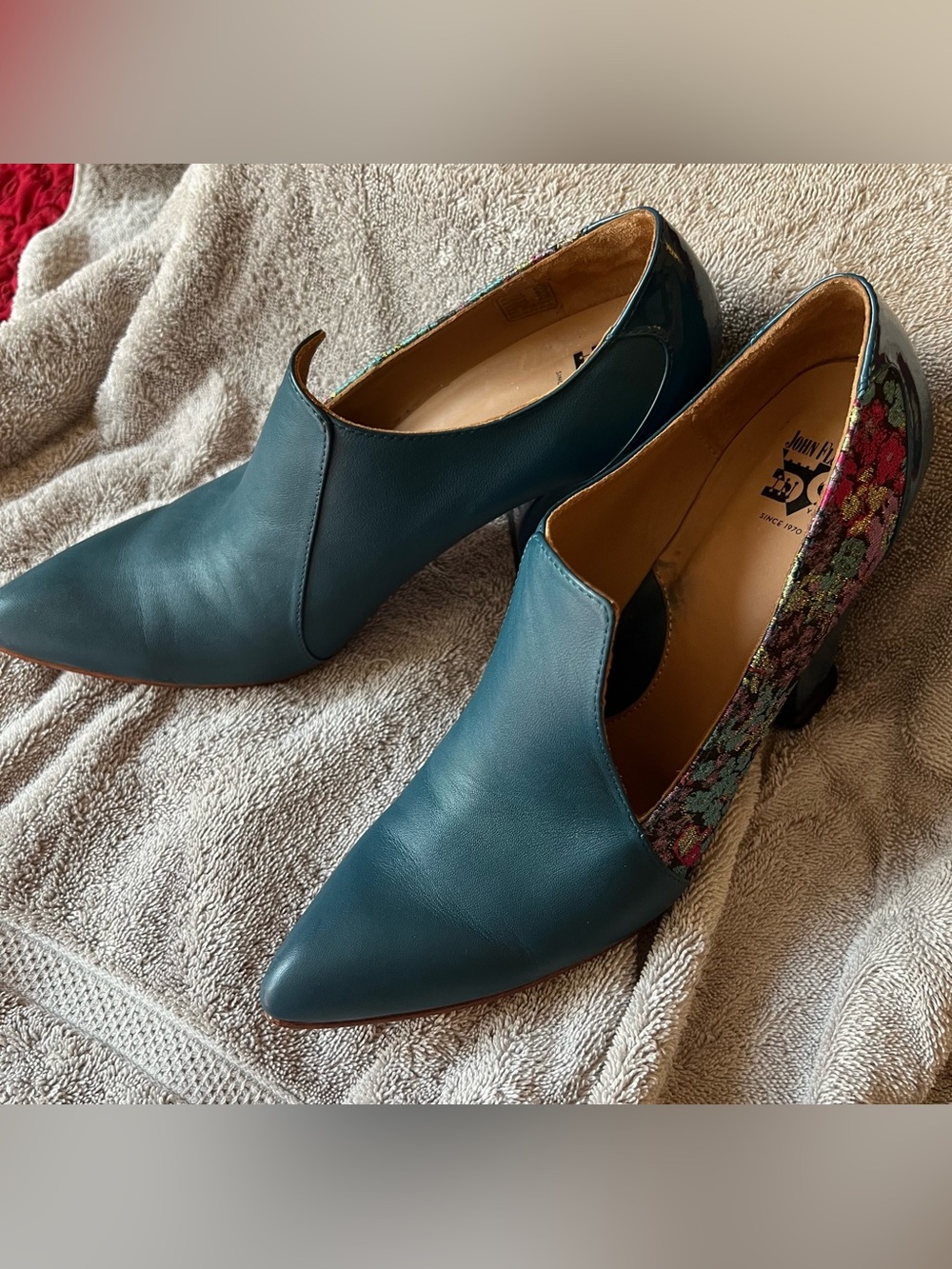 John Fluevog Kendra Teal Leather Tapestry Heels 9.5 Elegant Conversations